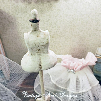 Antique Style Mannequin No.1 Dollhouse Miniature Handmade image 4