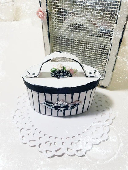 Hat Band Box No.54 Dollhouse Miniature Handmade for Dolls image 2