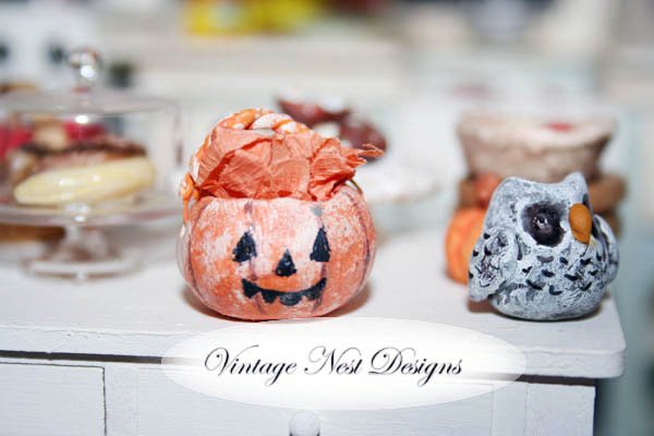 Pumpkin Bucket No.1:1 Dollhouse Miniature Handmade image 0
