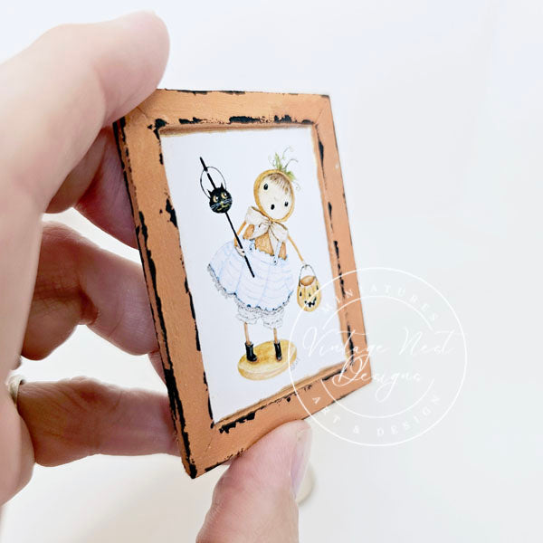 Miniature Halloween Character No.4:1 Handmade for Dollhouse Diorama Shadow Box
