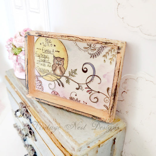 Miniature One Who? Owls No.2-1 Art 1:12 Scale Dollhouse Shadow Box with Quote