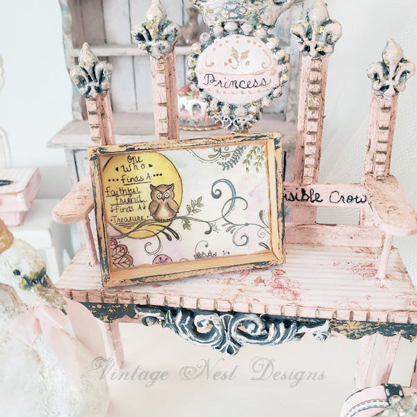 Miniature One Who? Owls No.2-1 Art 1:12 Scale Dollhouse Shadow Box with Quote