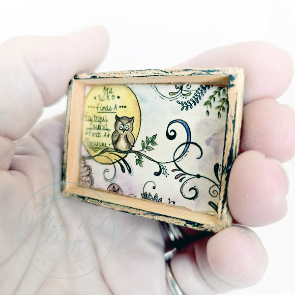 Miniature One Who? Owls No.2-1 Art 1:12 Scale Dollhouse Shadow Box with Quote