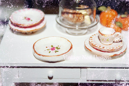 Dollhouse Miniature Cupcake Roses Plate No.1 Diorama Shadow Box