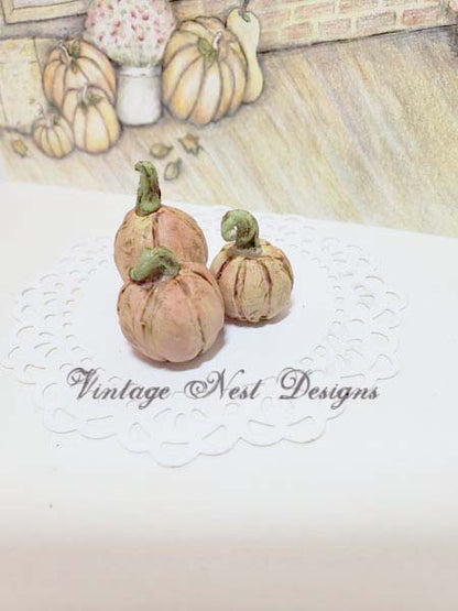 Trois citrouilles d'Halloween sales n°2, miniature de maison de poupée faite à la main