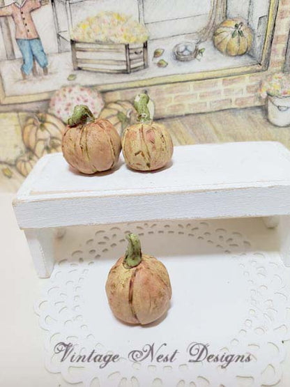 Trois citrouilles d'Halloween sales n°2, miniature de maison de poupée faite à la main