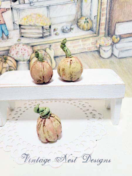 Miniature Three Grungy Halloween Pumpkins No.1:2 Handmade for Dollhouse