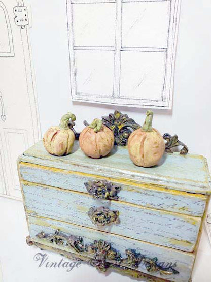Miniature Three Grungy Halloween Pumpkins No.1:2 Handmade for Dollhouse