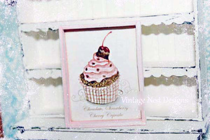 Miniatur Schoko-Himbeer-Cupcake Nr. 1 Handgefertigt für Puppenhaus