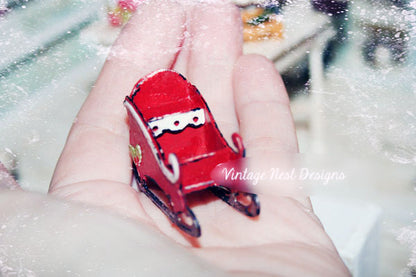 Red Sleigh No.1 Dollhouse Miniature Handmade