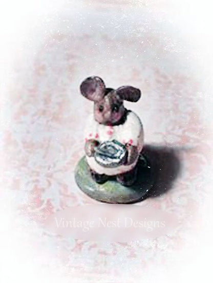 Baking Mouse No.1:1 Dollhouse Miniature Handmade image 0